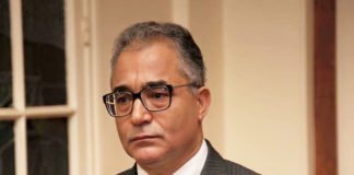 محسن مرزوق: من المضحك الحديث عن انقلاب رئيس حكومة على رئيس الجمهورية الأقل منه سلطة..والانقلاب يوم افتكوا الحزب بالعصيّ