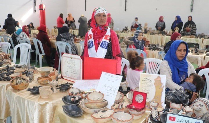 بنزرت: وزير الثقافة يعلن على جملة من الإجراءات لفائدة حرفيات سجنان