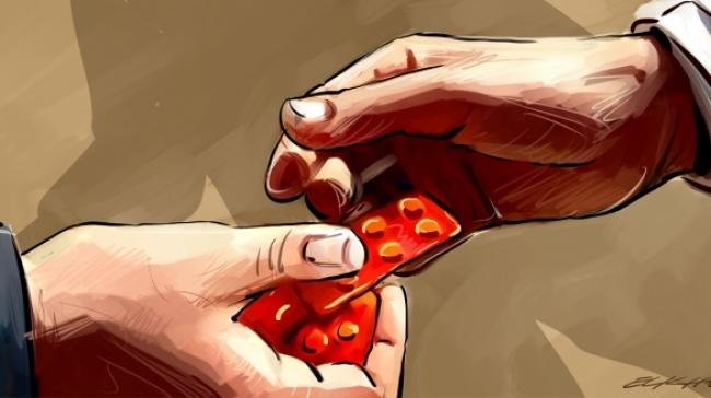 اريانة : يجبر زوجته على استقطاب زبائن المخدرات
