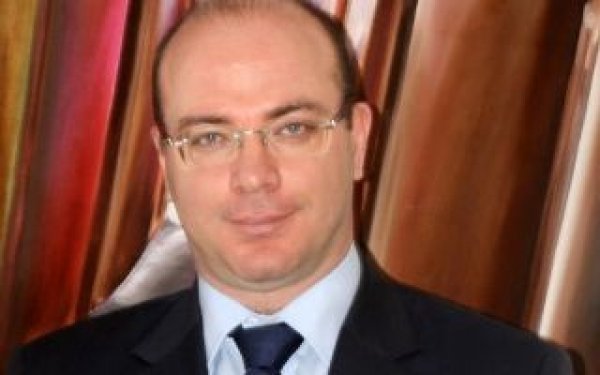 إلياس الفخفاخ: تونس أصبحت رهينة حزب ثم عائلة ثم أب و ابنه