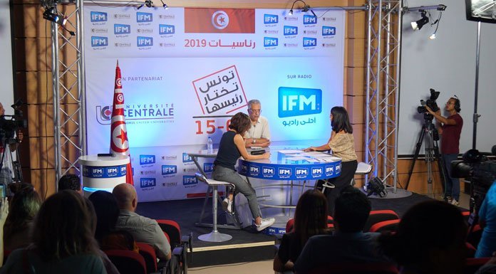 مشاركة طلبة الحقوق والعلوم السياسية في محاورة المترشحين للرئاسة